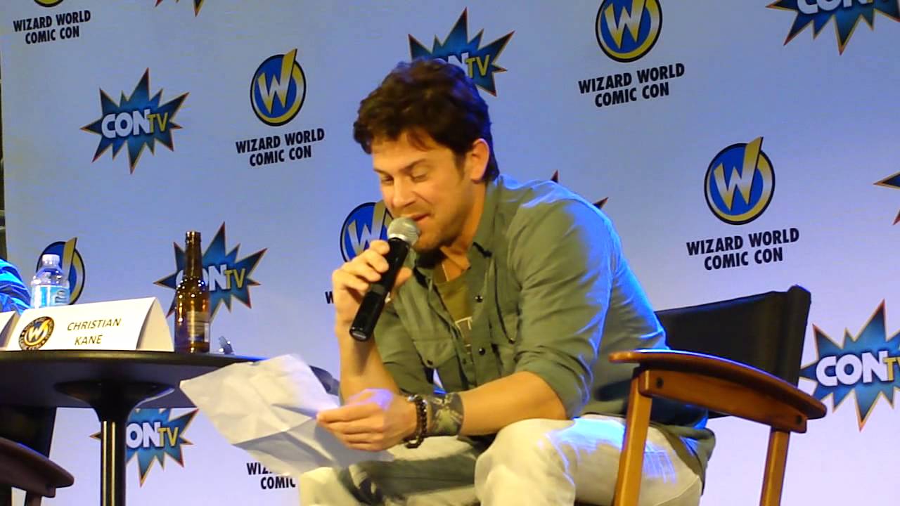 Christian Kane reciting Lord Byron at Wizard World