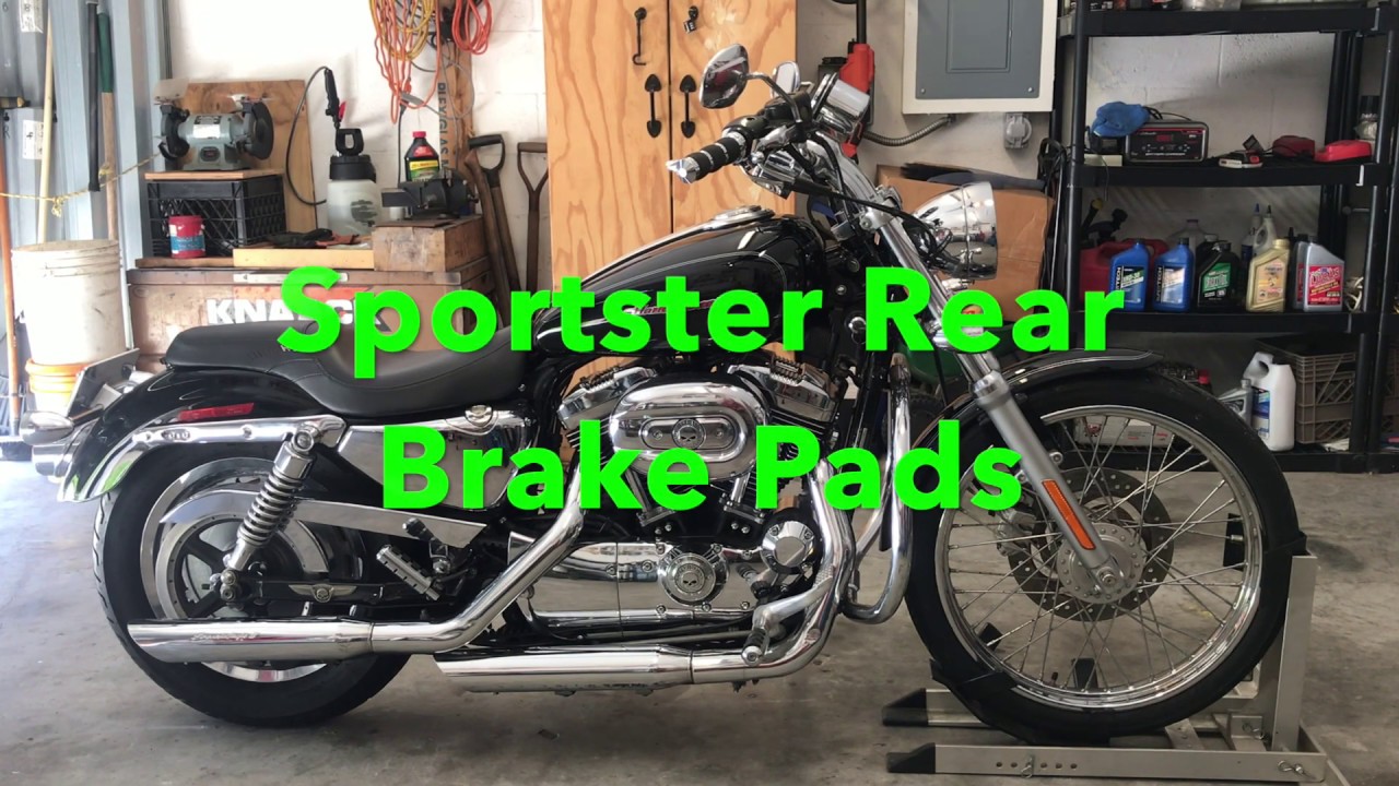 Как установить задние тормозные колодки Harley Davidson Sportster.