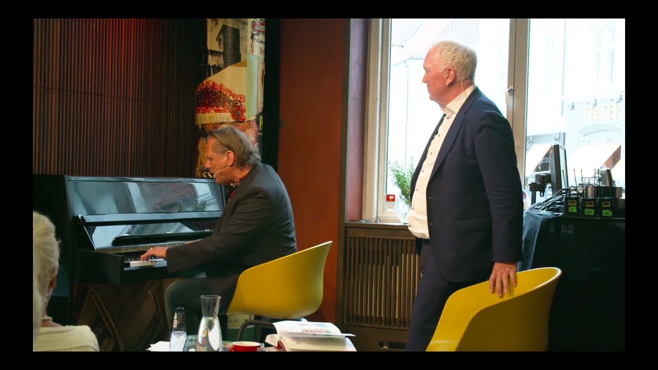 Sigurd Barrett byder op til fællessang!