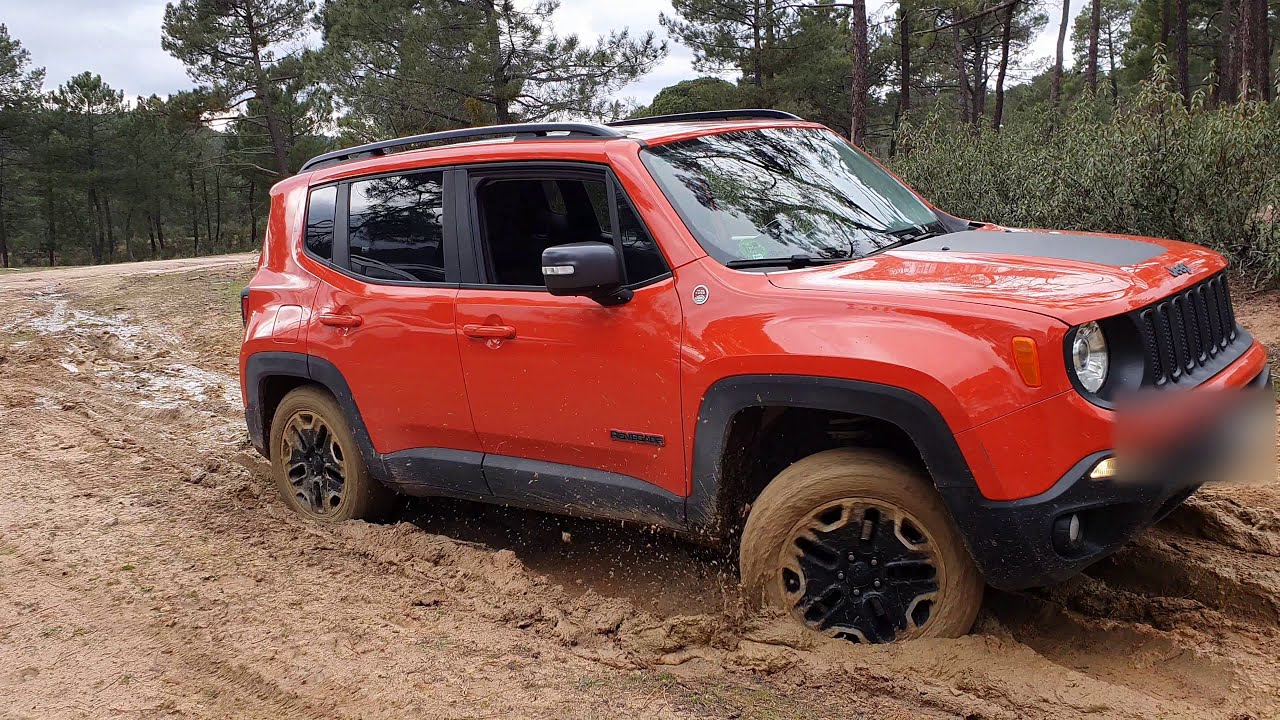 Probando en mi Jeep Renegade, las Yokohama G015 en barro