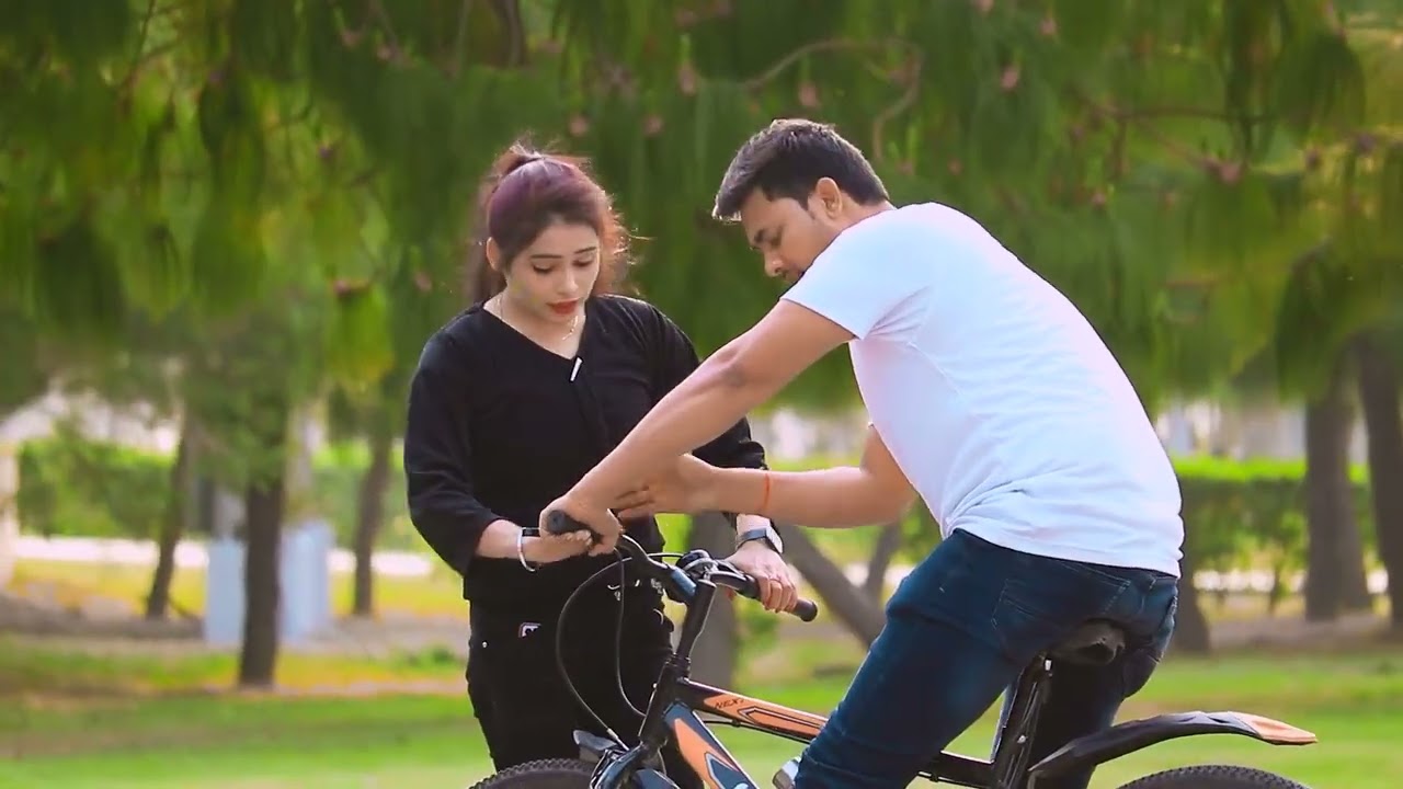 Back to back hitting prank on cute girl || vishal banarasi