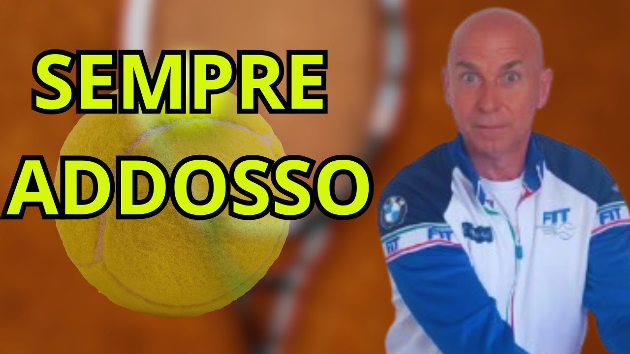 La pallina ti arriva addosso? L’errore n°1 di chi inizia a giocare a tennis