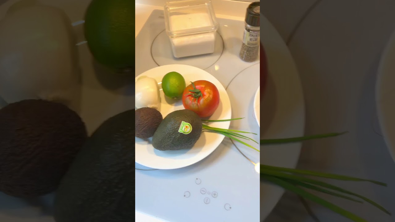 Tartar de aguacate y langostinos