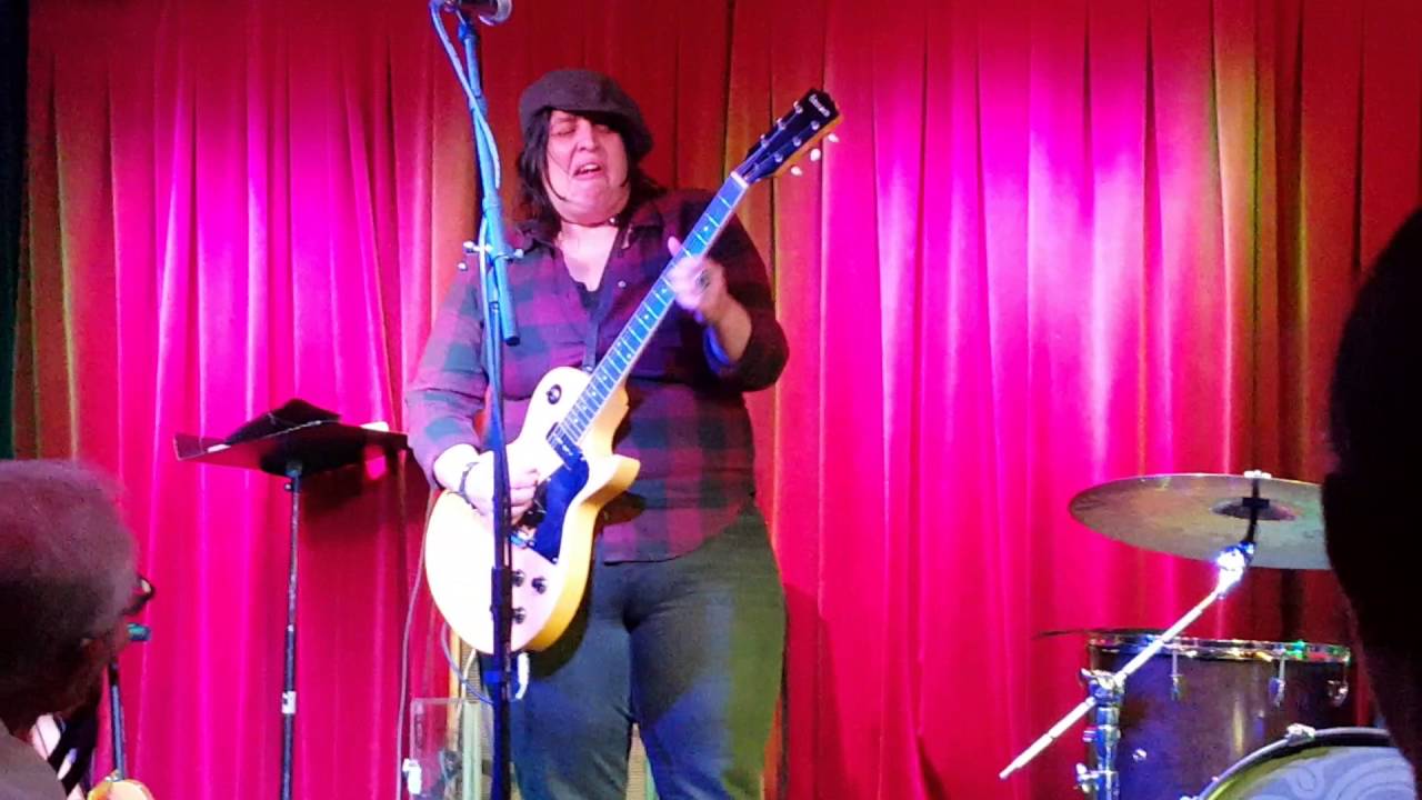 Laura Chavez sitting in with Nick Moss Band at Biscuits and Blues