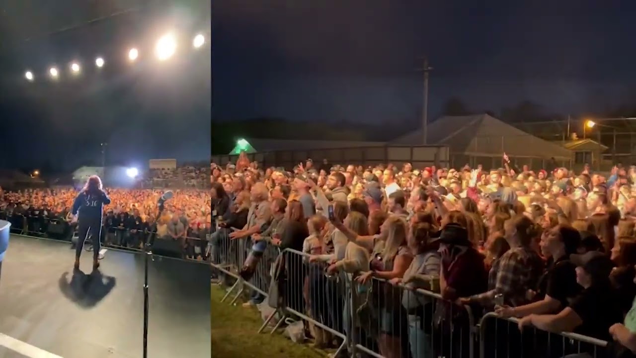 Crowd Sings 