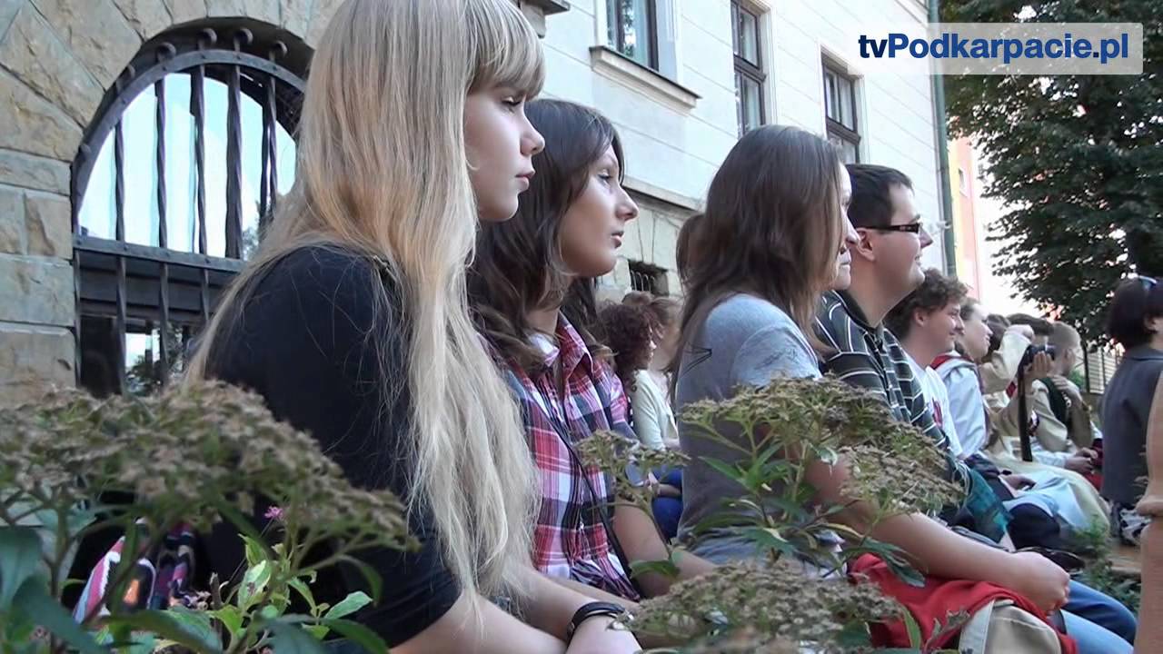 Sanoczanie czytali Fredrę! Do czytania obscenicznych utworów nie było chętnych - tvPodkarpacie.pl