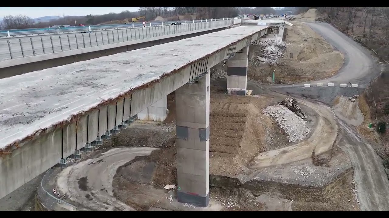 Sprengung der 2. Fahrbahnhälfte an der Talbrücke Sterbecke Schalksmühle