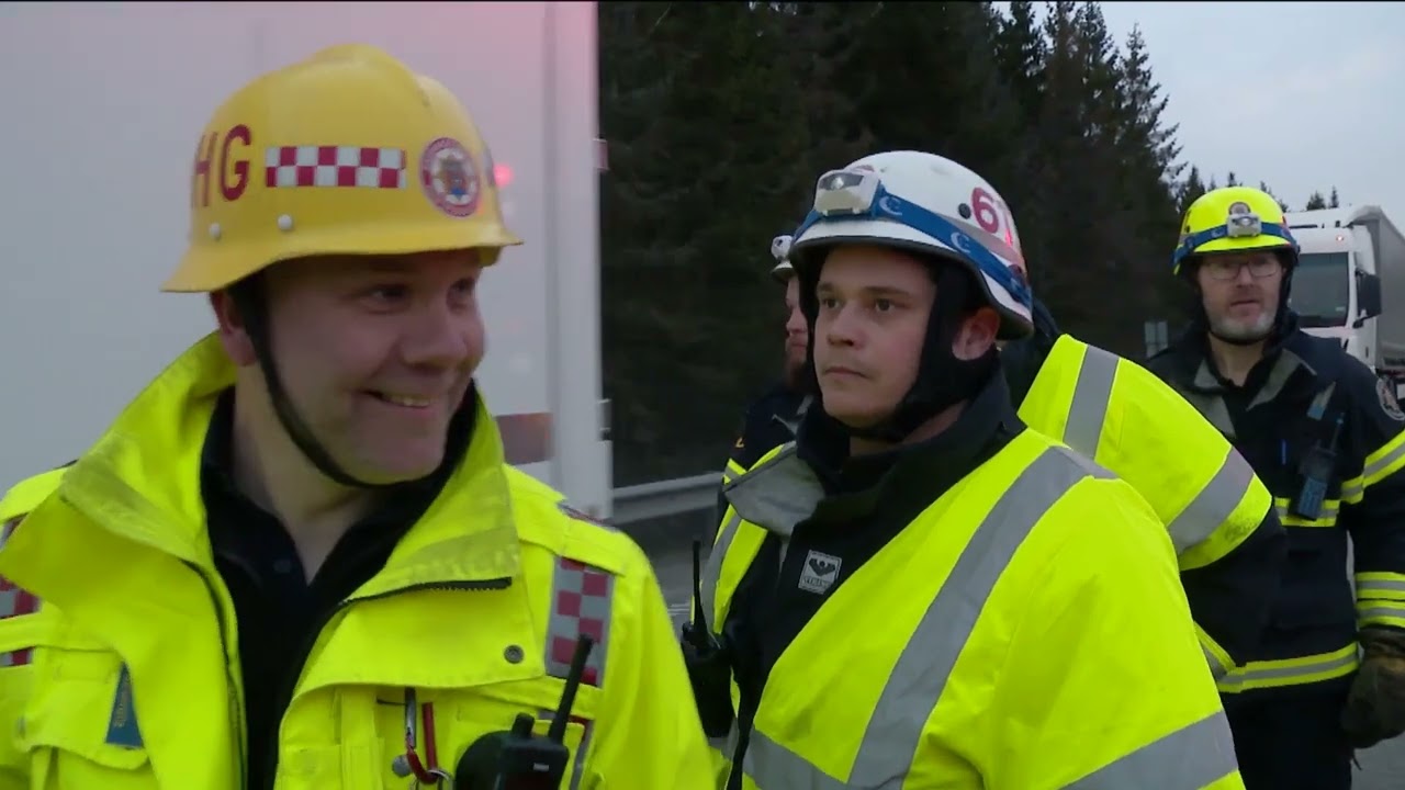 Uppdrag ur Vägens hjältar säsong 7 - Fredrik larmas till en svår olycka
