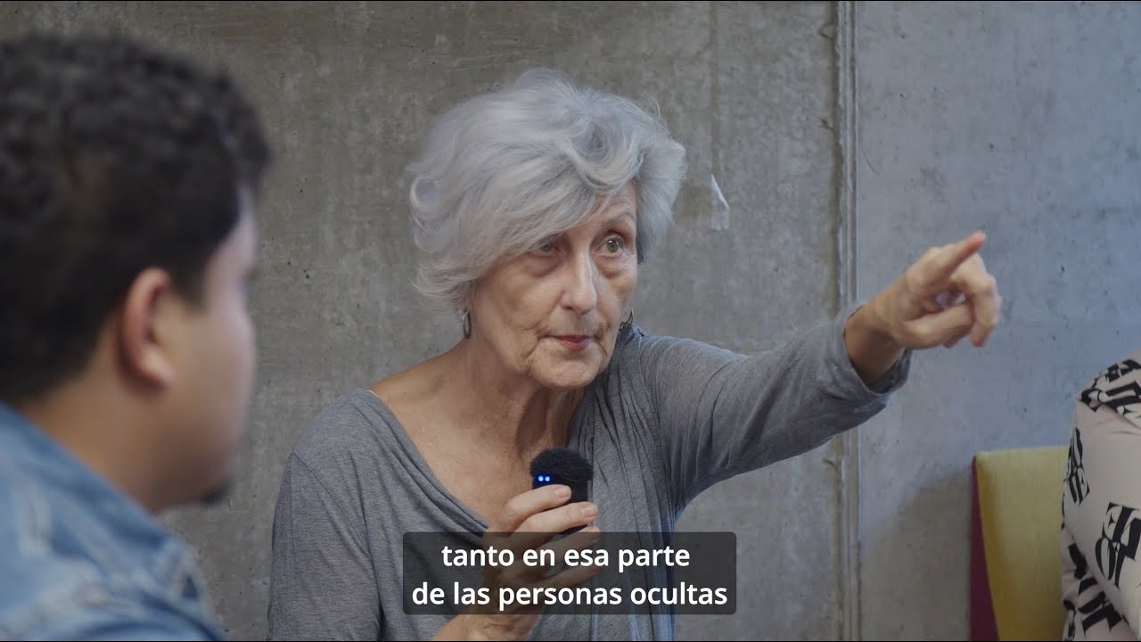 La Ventanilla Indiscreta en Sagunto acerca a mayores y jóvenes para romper estereotipos