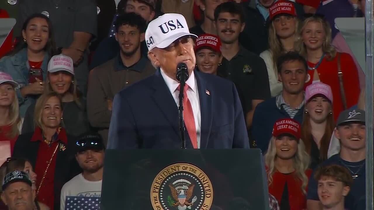 Трамп снова хвалит тело сенатора штата Огайо Джона Хастеда: &laquo;Его задница &mdash; это... гора мышц&raquo;