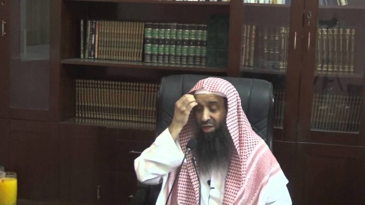 11-8/ ماحكم الشخص اشتراط راتب شهرى على العامل الذى ع كفالته