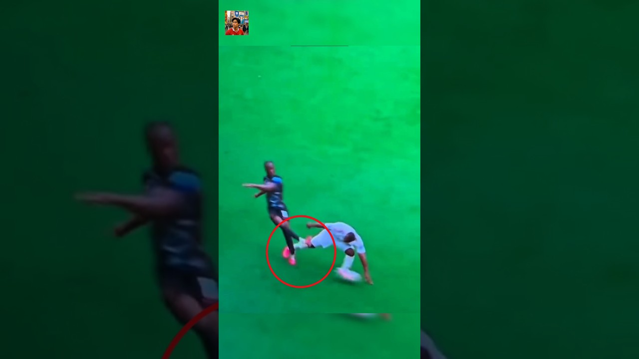 Merinding! Detik-detik cedera horor Ismael Kone bikin semua pemain syok