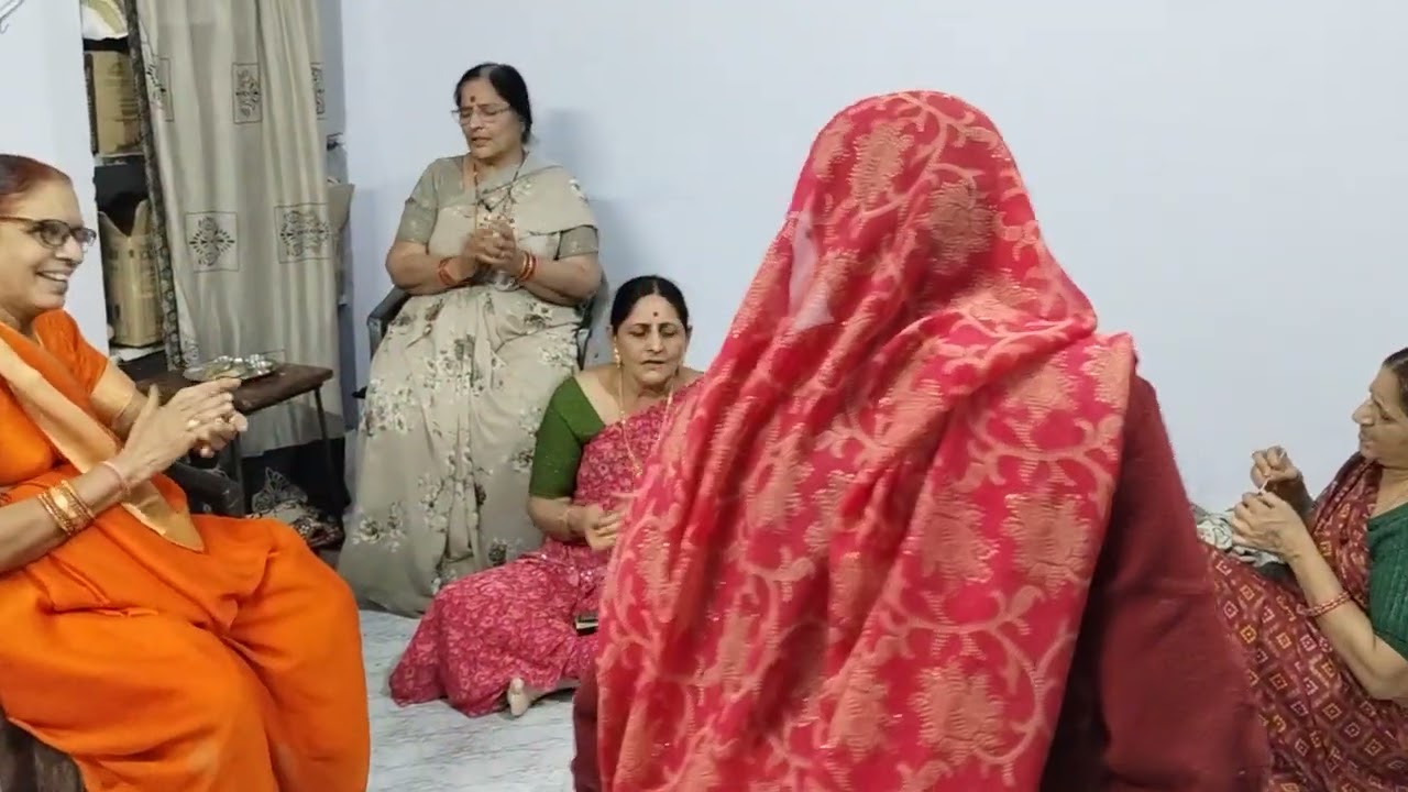 मिश्री से मीठे बोल हमारी राधा रानी के 