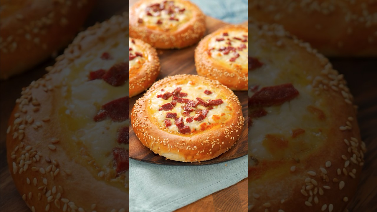 TAM KAYDETMELİK: Kahvaltılık Mini Pizza 😍☀️🍕 #pizza #kahvaltılıktarifler #kahvaltıtarifleri