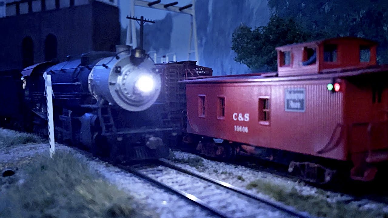 Thru Freight Ballet on the HO Scale Colorado & Southern Ry - Ep 4