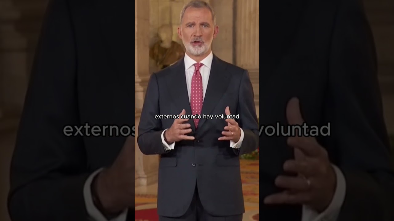 El rey Felipe VI innova en su discurso de Navidad y lo pronuncia de pie por primera vez