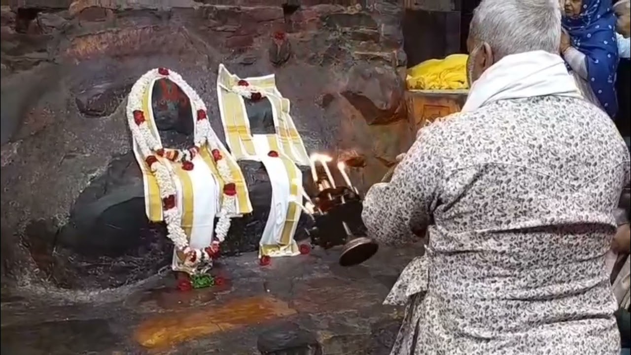5-2-26 | શ્રી ગિરિરાજ દર્શન | श्री गिरिराज जी मुखारविंद जतीपुरा गोवर्धन नाथ के मंगला आरती के दर्शन