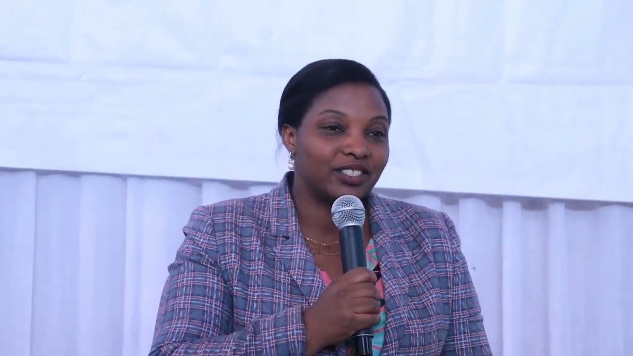 CRDB BANK FOUNDATION YAWANUFAISHA WANAWAKE NA VIJANA KWA MAFUNZO YA IMBEJU.