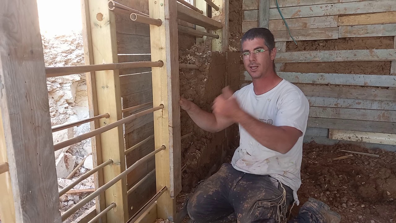 שיטת בנייה באדמה עם שלד עץ. מהיר, נח לביצוע ועם כל הפרטים הטכניים...