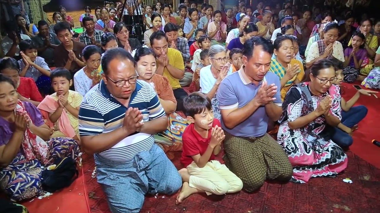 အလှူဒါယကာ ဦးခင်မောင်အေး + အလှူဒါယိကာမ ဒေါ်ခင်သီတာထွန်း မိသားစုတို့၏  အလှူတော်မင်္ဂလာအကြိုတရားပွဲ