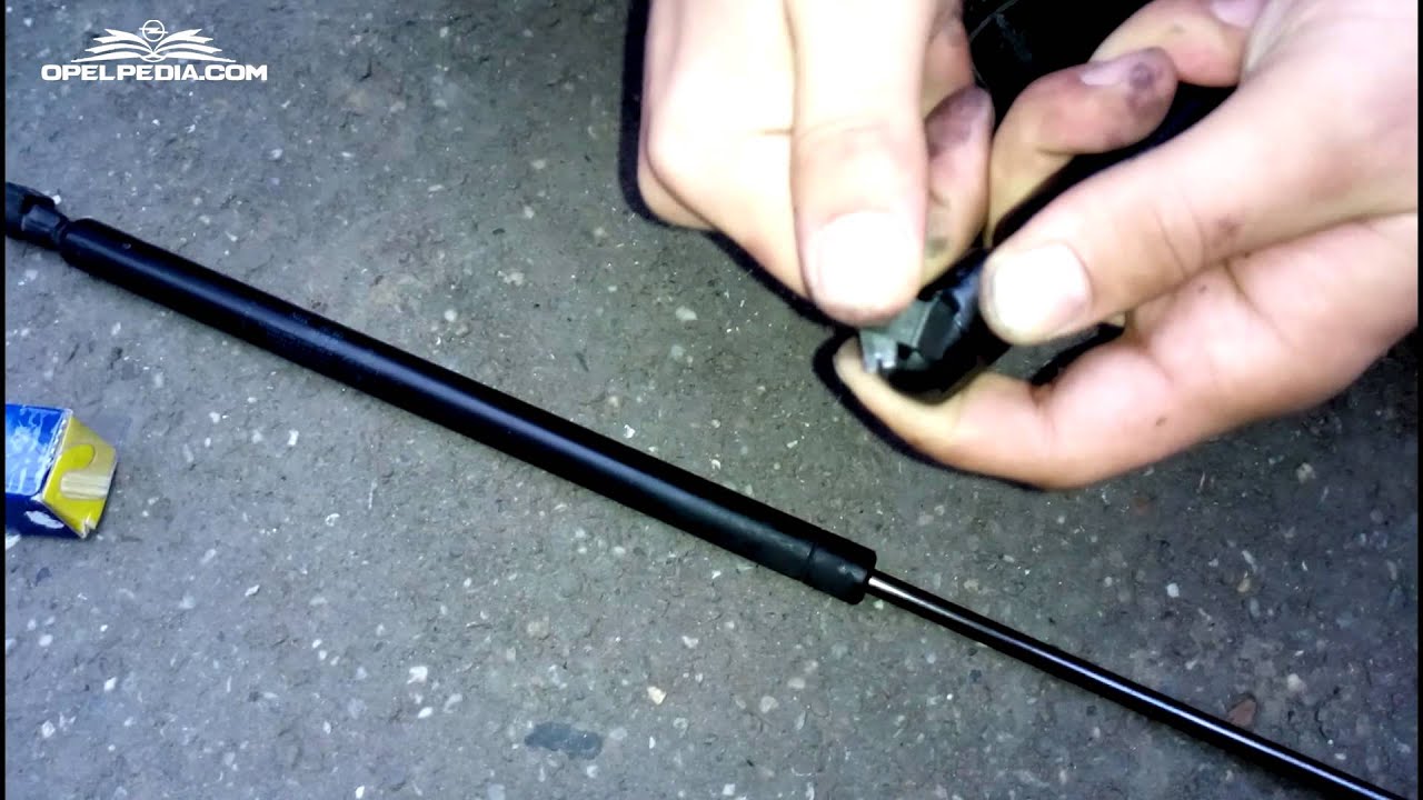 Opel Astra G Tutorial: How To Change Gas Struts