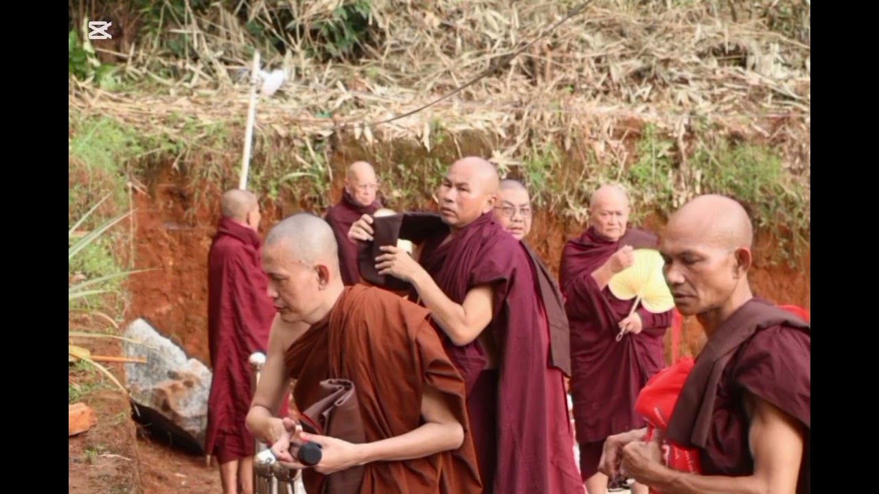 🍀 မေ့သူတိုင်းက ပင်ပန်းရသည်  ...