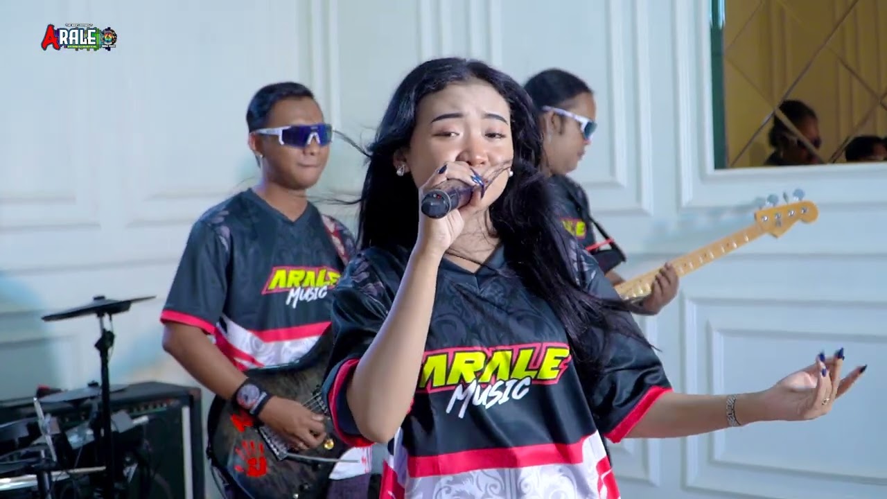 BARA CINTA NINDY BRIYNA MAJU MUNDUR AUDIO