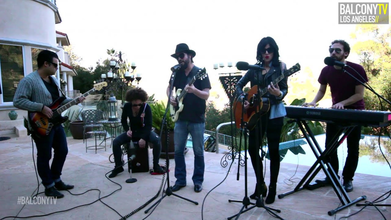 THE NERVOUS WRECKORDS - LET THEM ALL TALK (BalconyTV)