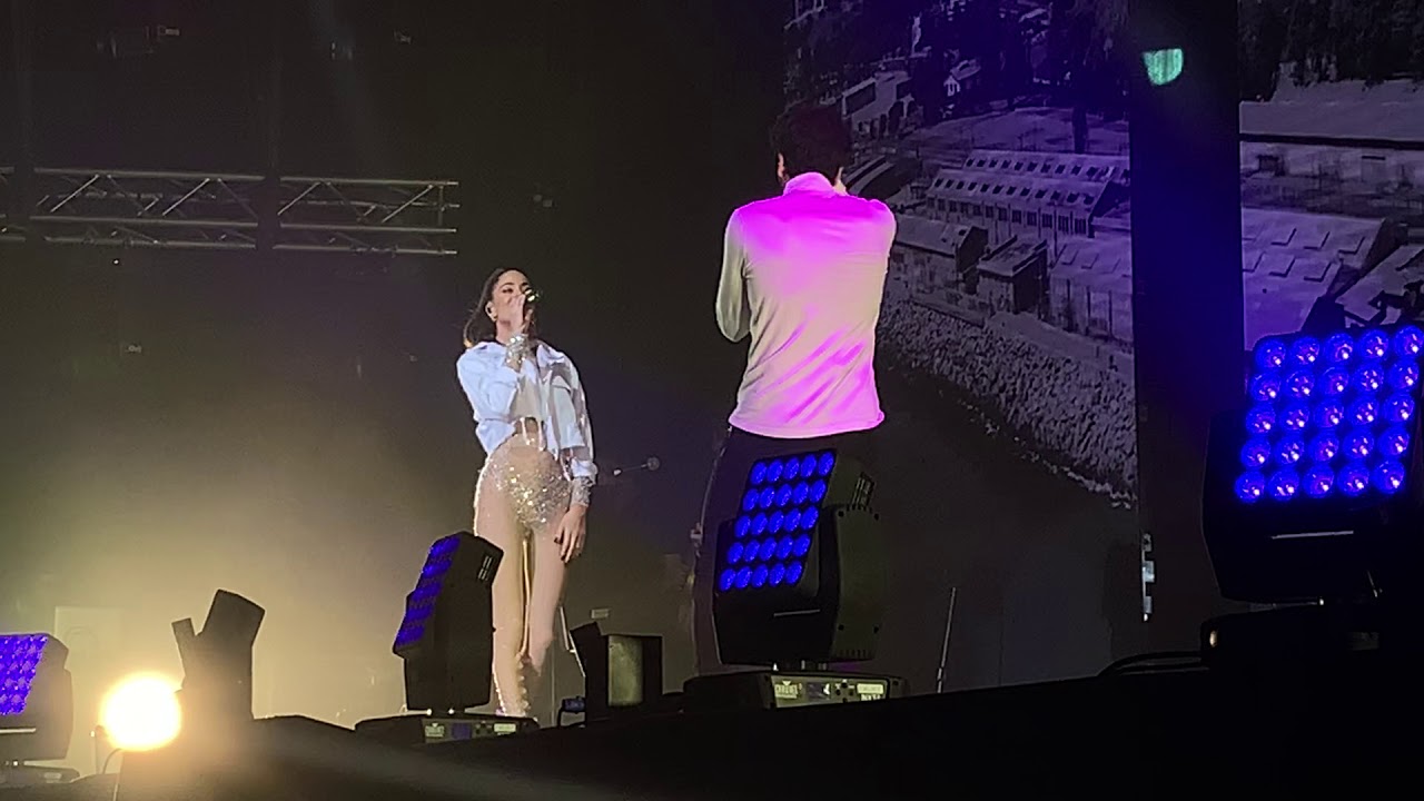 Tini y Sebastián Yatra cantan Cristina en el  Pepsi Center 10 Noviembre
