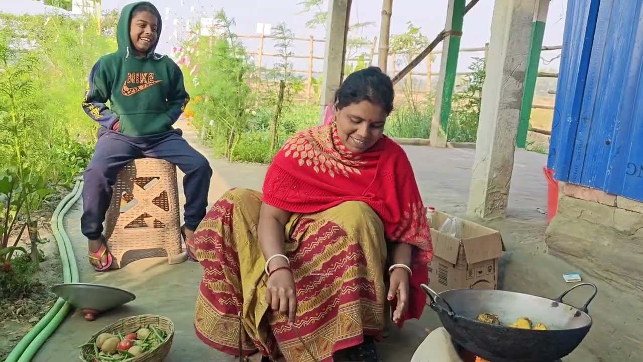#আজ বড়ো রুই মাছ দিয়ে কাঁচা কলার স্বাস্থ্যকর রান্না মাছের তেল দিয়ে উচ্ছে বেগুন শুক্ত #