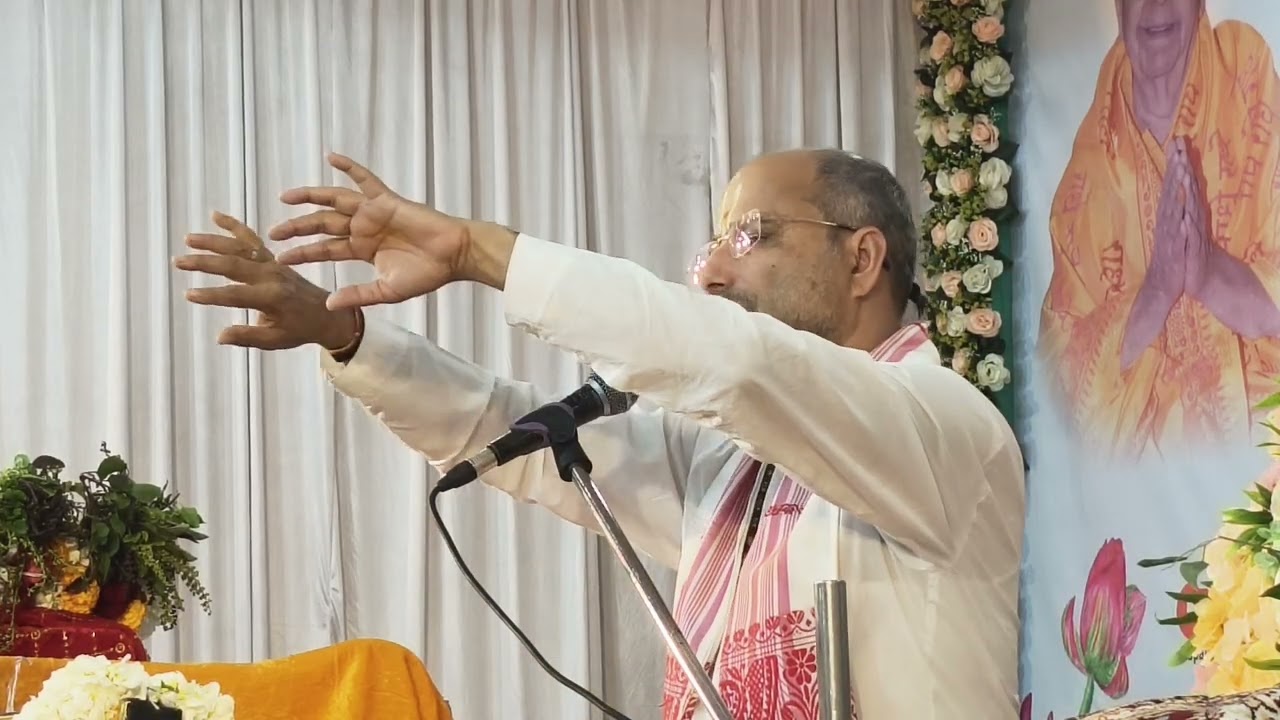 पंडित जी आचार्य जी द्धारा प्रश्न पूछे जाने पर प्रश्न का उत्तर देते हुए पूज्य गुरुदेव जी। सुने उत्तर