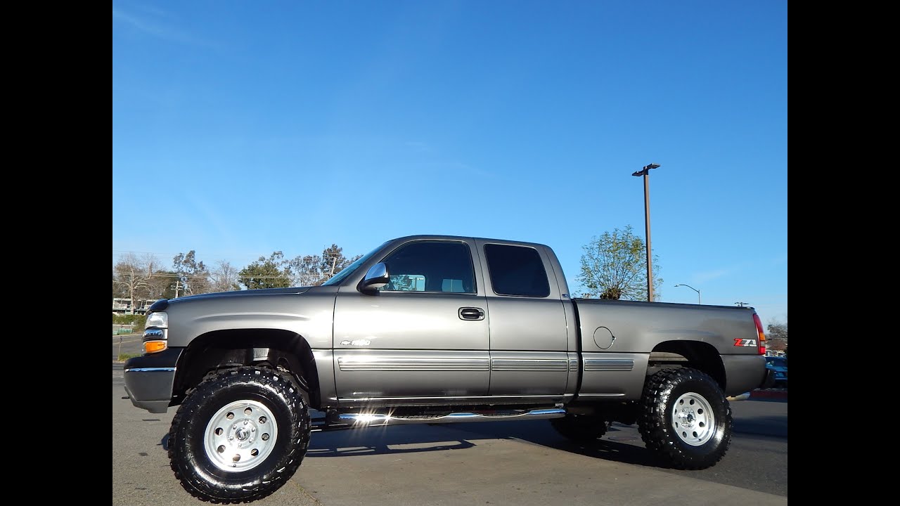 Видеообзор Chevrolet Silverado 1500 4X4 2002 года с внедорожным пакетом Z71 и небольшим пробегом.