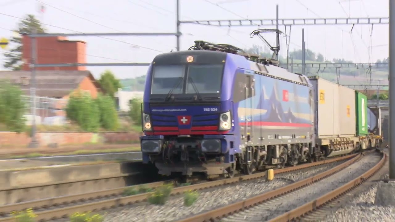 Швейцарские железные дороги SBB &mdash; оживленная линия из Цюриха в Базель, по которой курсирует множе...