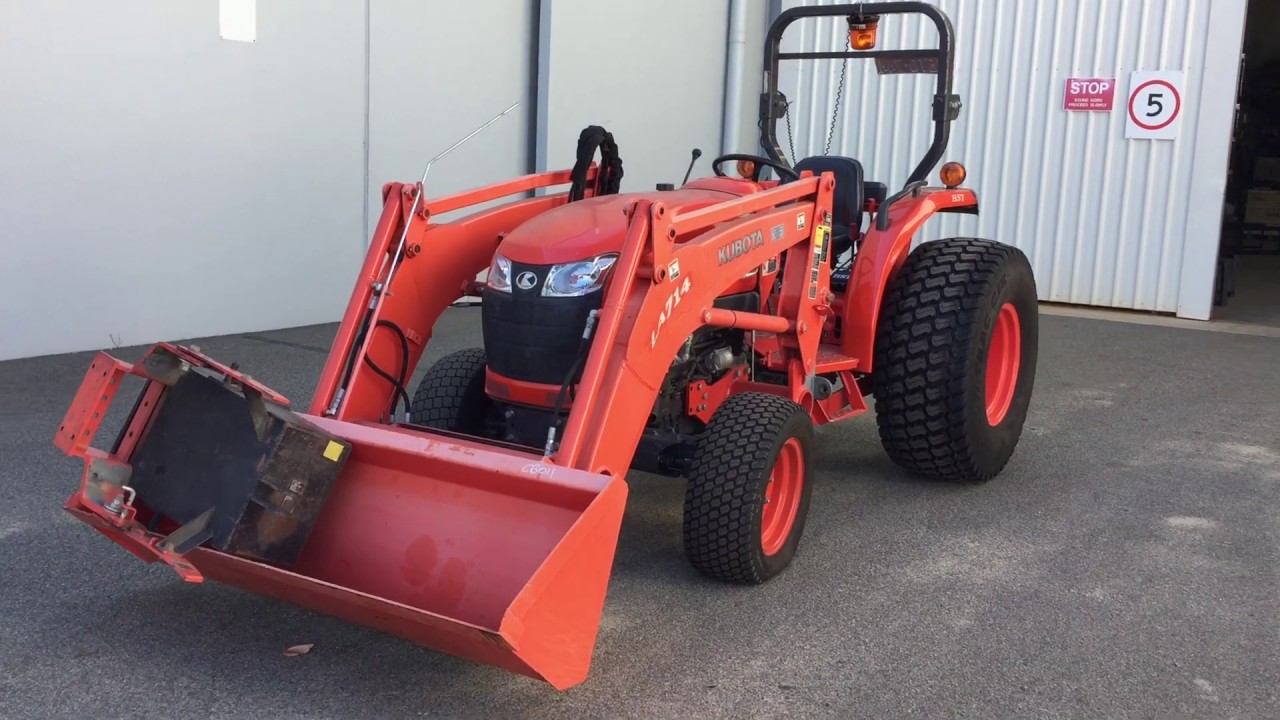 cb011 - 2014 Kubota L4600 HST 4x4 46Hp Tractor with Front End Loader Attachment
