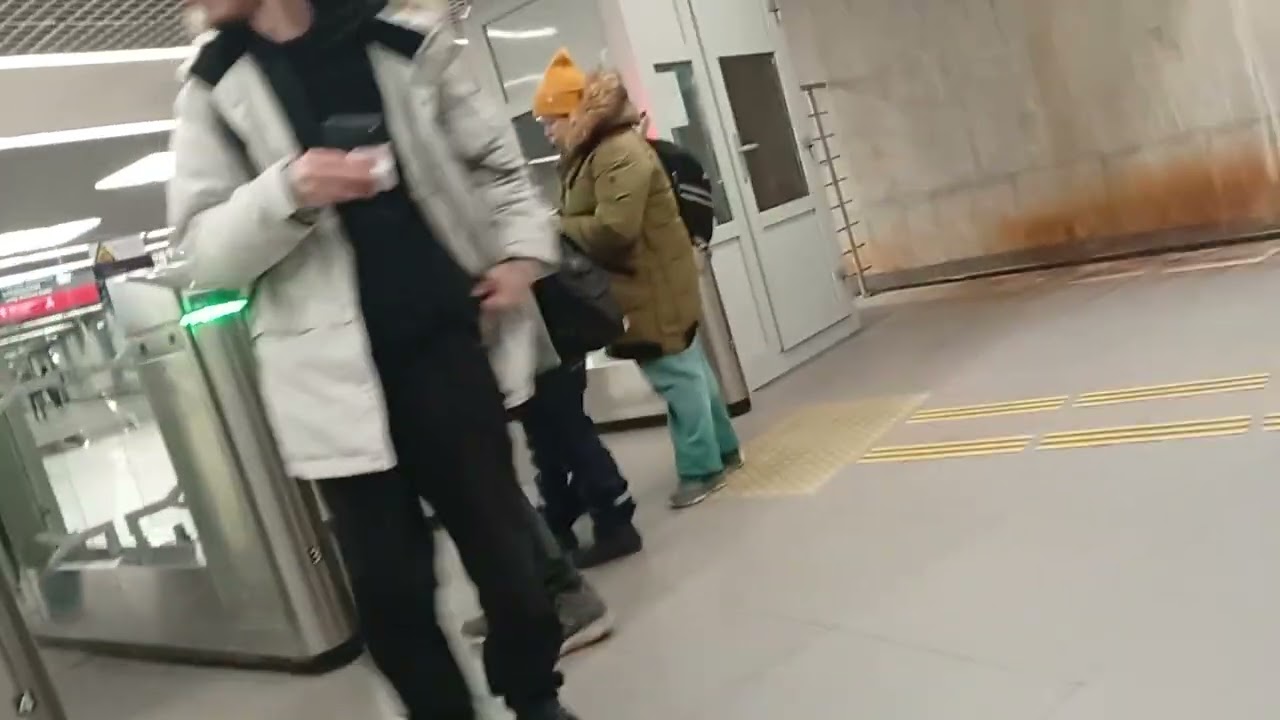 Ладожский вокзал и станция метро ладожская 