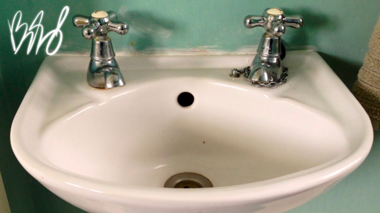 How to wash your hands with two taps in a British sink / Basin / British Manners part 1