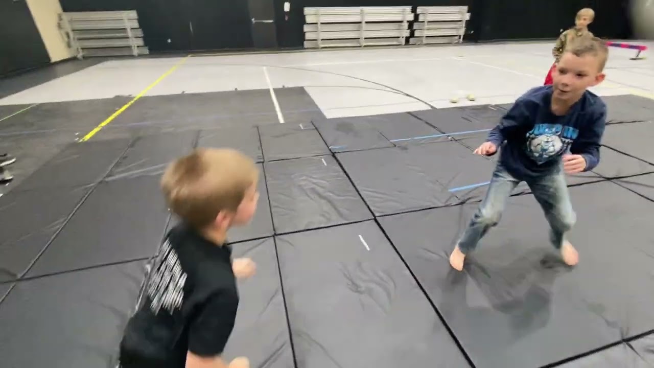 Trained BJJ 7 year old gets challenged by untrained 11 year old grappling match