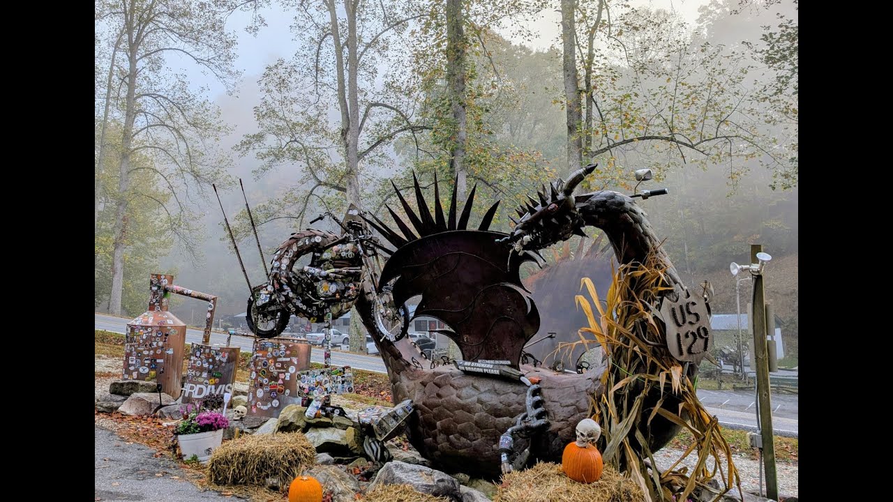 Cold Fall Morning at the Tail of the Dragon