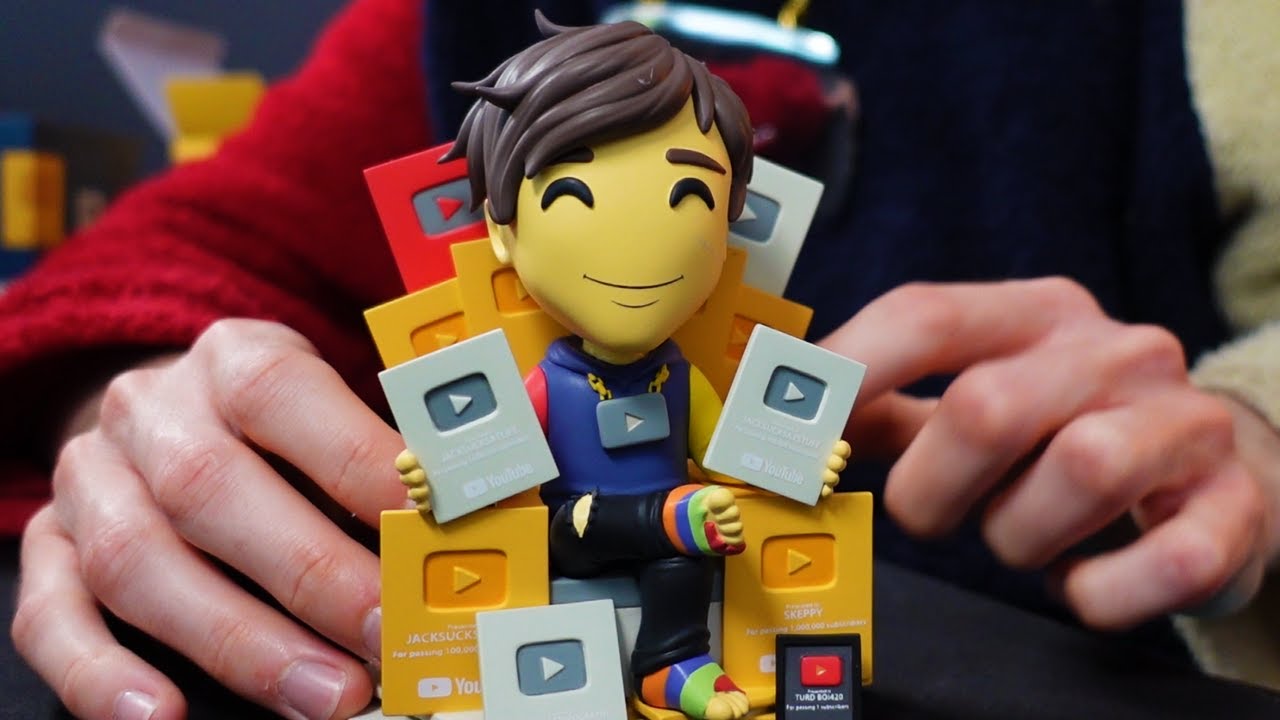 Unboxing the first JackSucksAtLife Youtooz