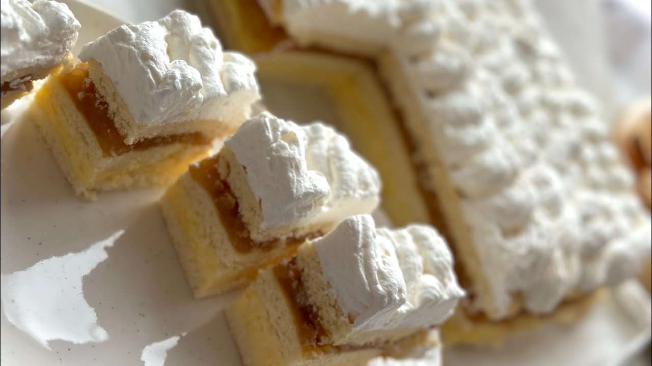Almás krémes 🍎nagyon habos krémes puha finomság 😍Készítsd el mihamarabb 👌🏻 #recept #sütés #almás