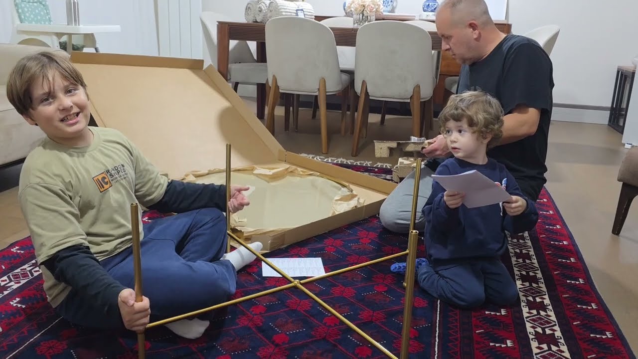 Altın sehpa mı aldık🙈Fatih Selim ve yavuz Emre montaja yardım etti