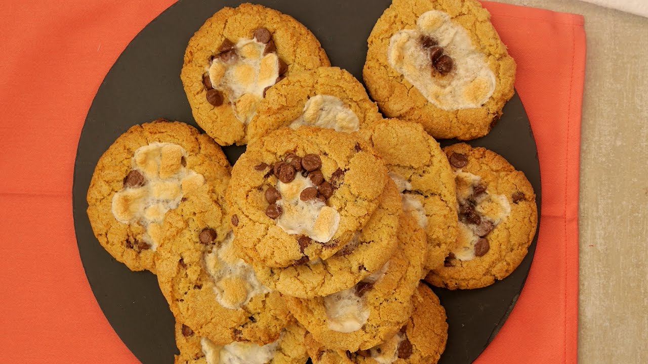 Irresistibles galletas de chips de chocolate y malvaviscos.