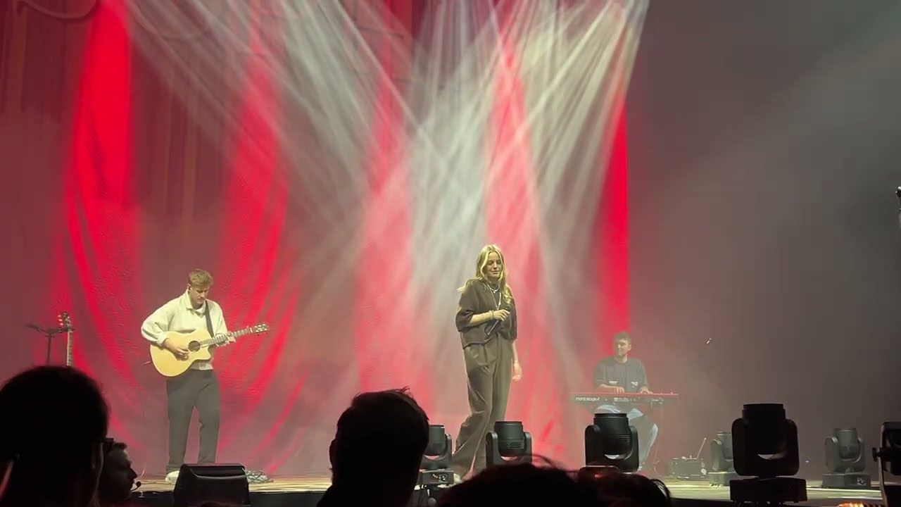 SOPHIA - Wenn du die Augen schließt live Münchrn Zenith 2025