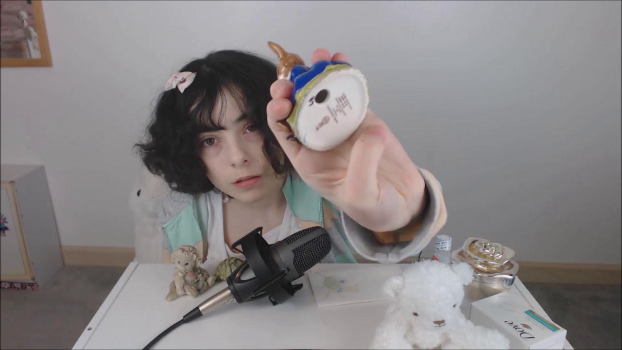 ASMR  Playing with knick knacks softspoken, brushing, tapping
