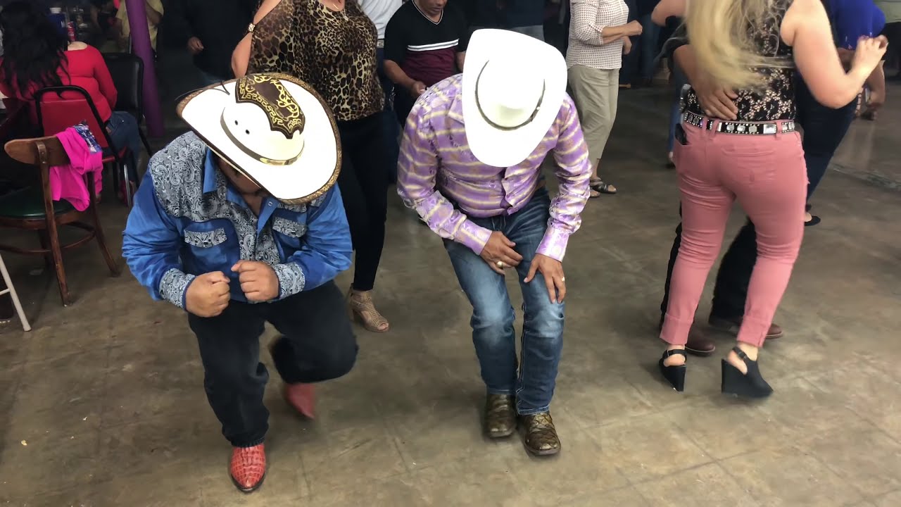 Asi bailan el pasito de Juanito
