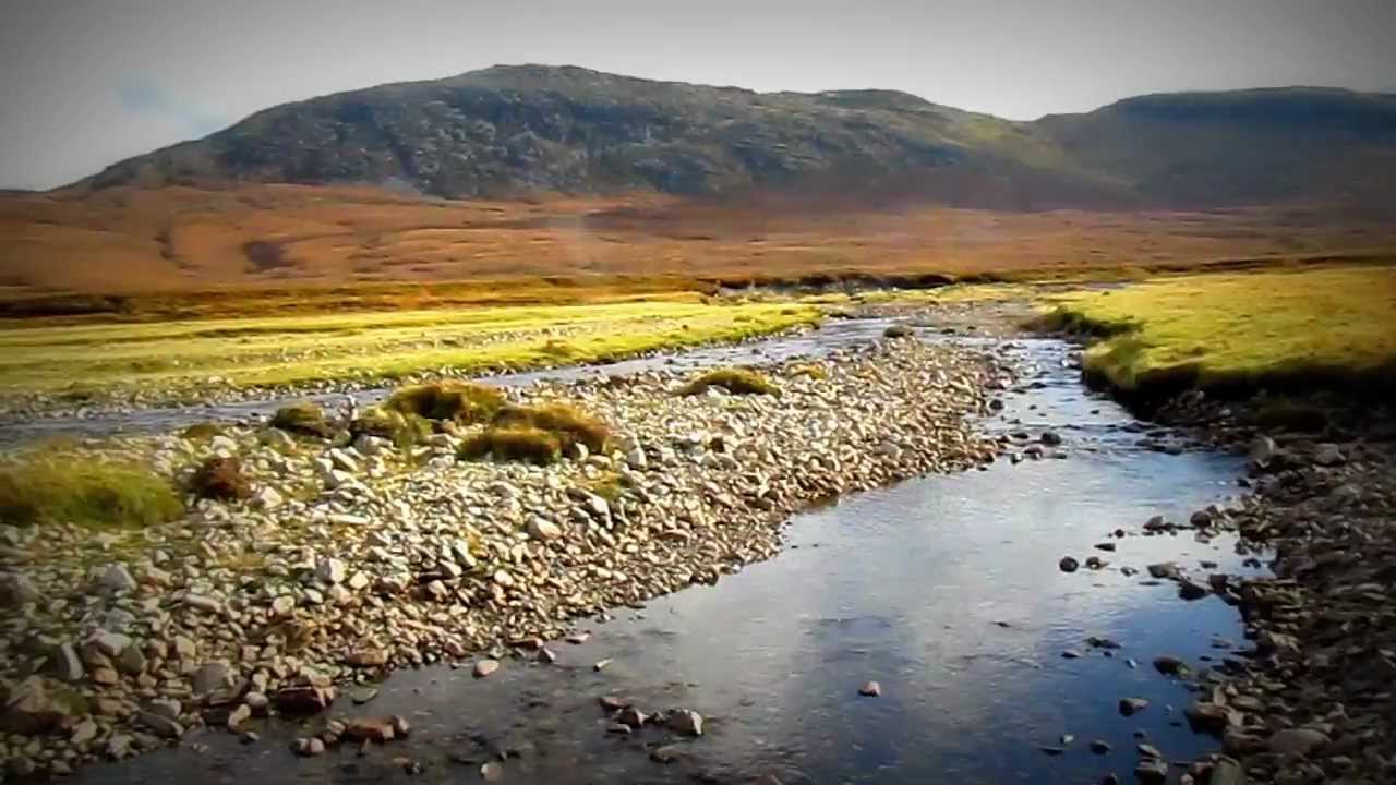 Cape Wrath Trail Guide - River crossing at Glen Douchary