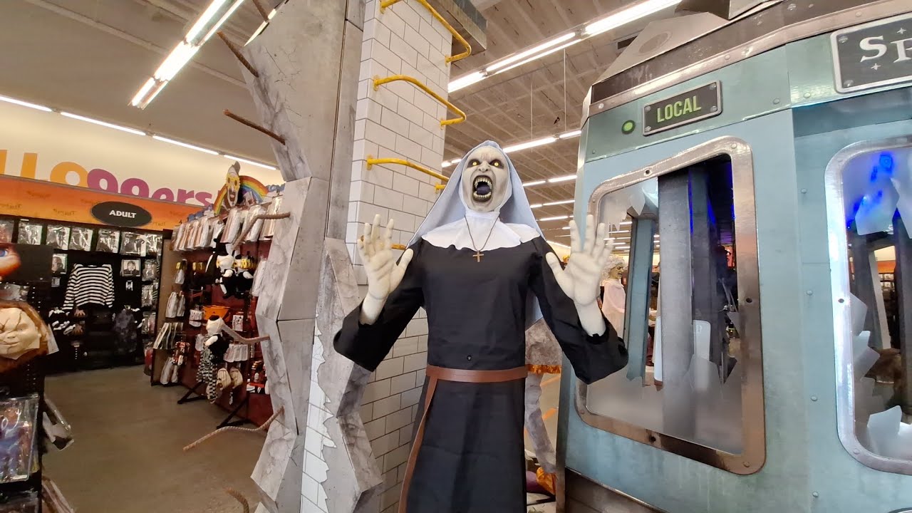 Spirit Halloween 2025 Store Tour #3 Abandoned 99 Cents Store (Mesa Arizona)