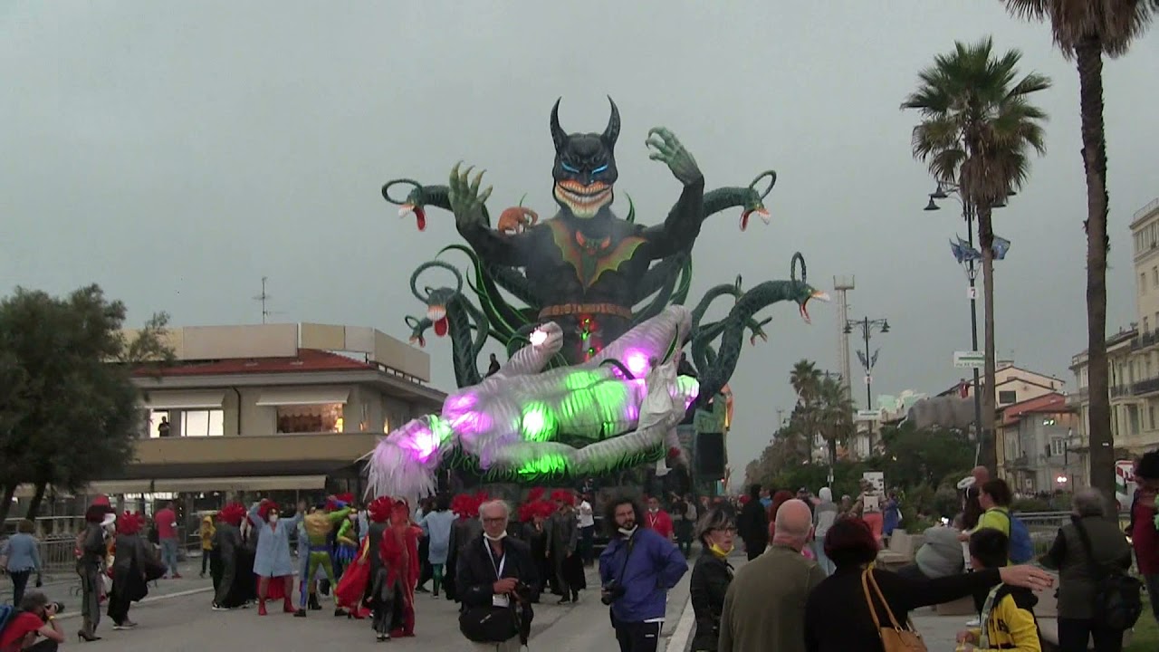 Carnevale di Viareggio 2021 - il 2° Corso interrotto