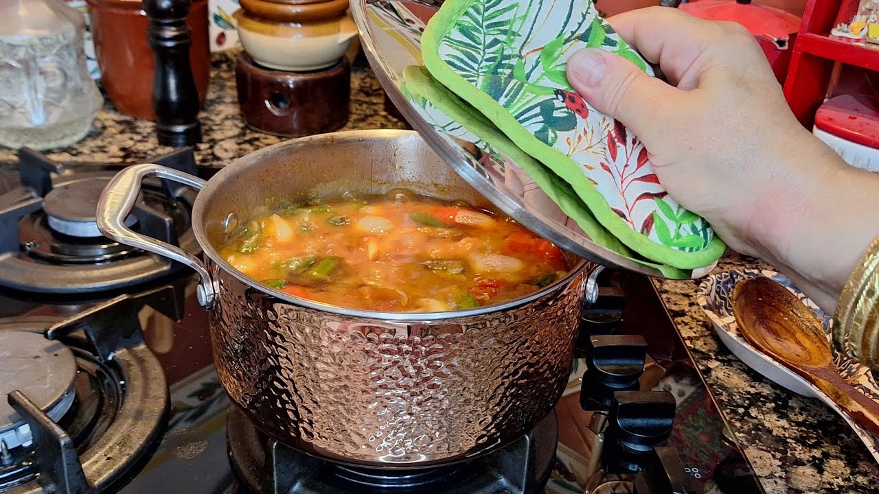 #مرقة_قناوية_تونسية زدتها مكون بسيط زادها بنة  من ابن الوصفات التونسية  🇹🇳#gnawiya  #Ragout_de_gombo