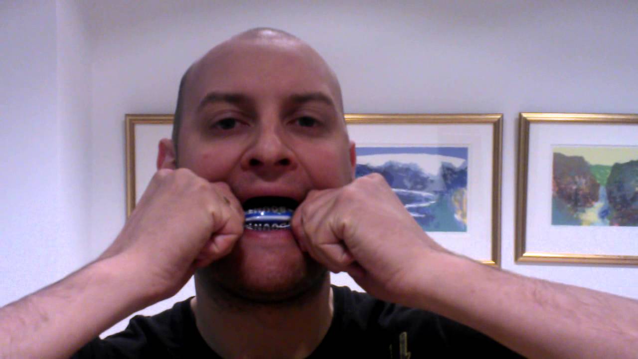 How to eat Bounty mini